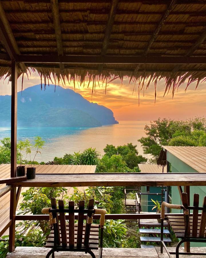 Phi Phi Sea Sky Resort Exterior photo