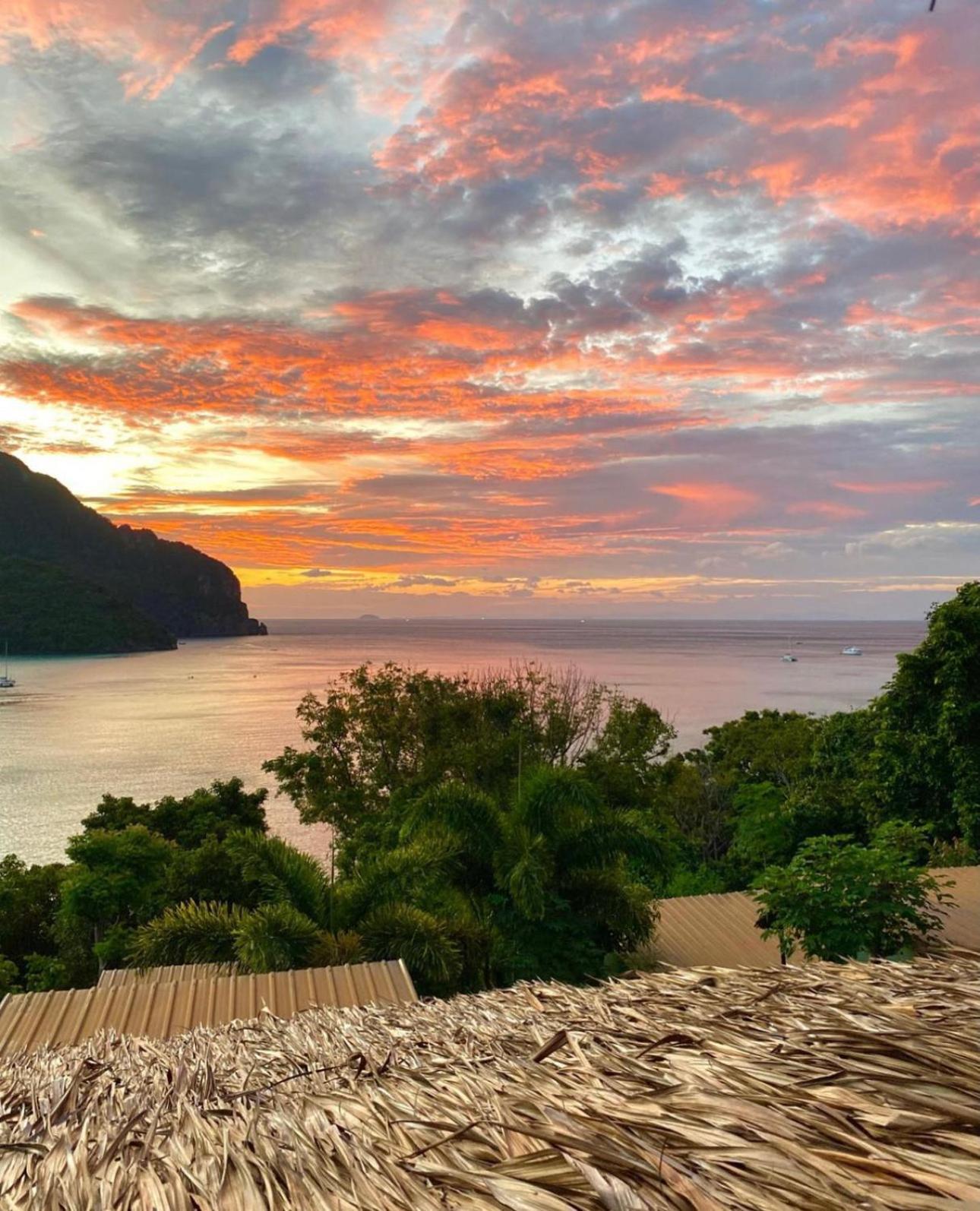 Phi Phi Sea Sky Resort Exterior photo