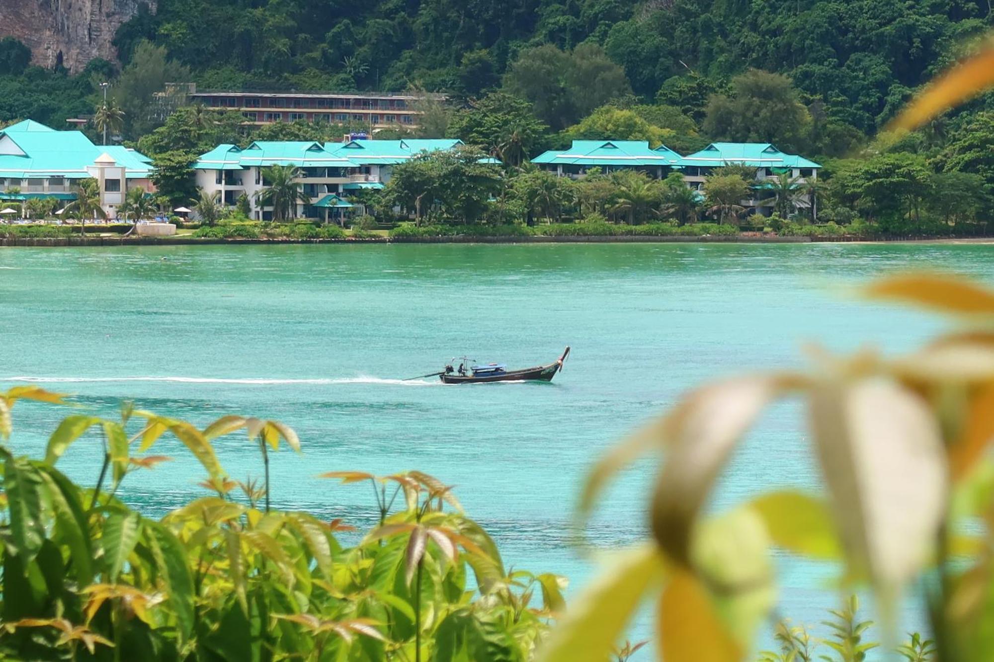Phi Phi Sea Sky Resort Exterior photo
