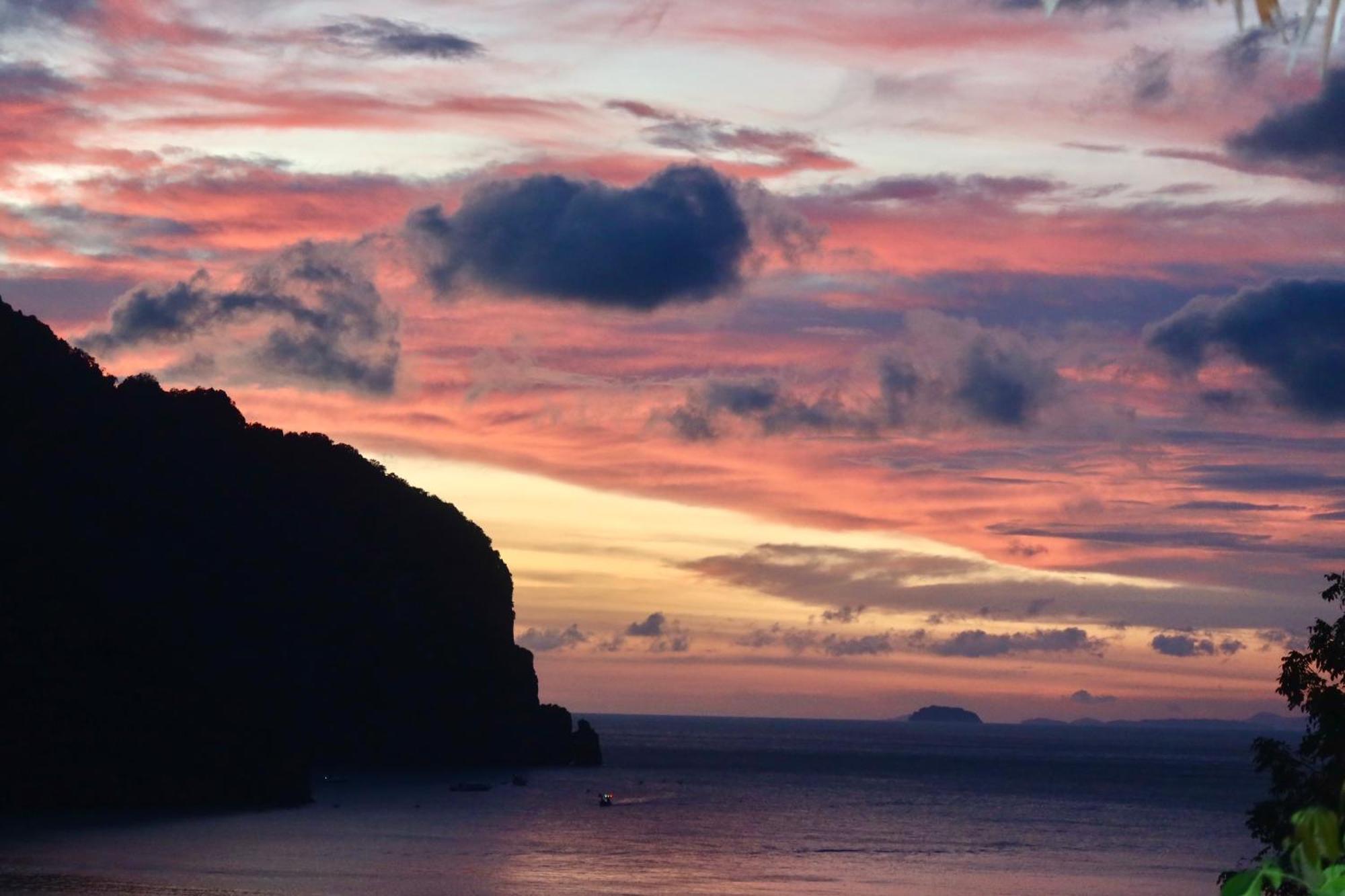 Phi Phi Sea Sky Resort Exterior photo