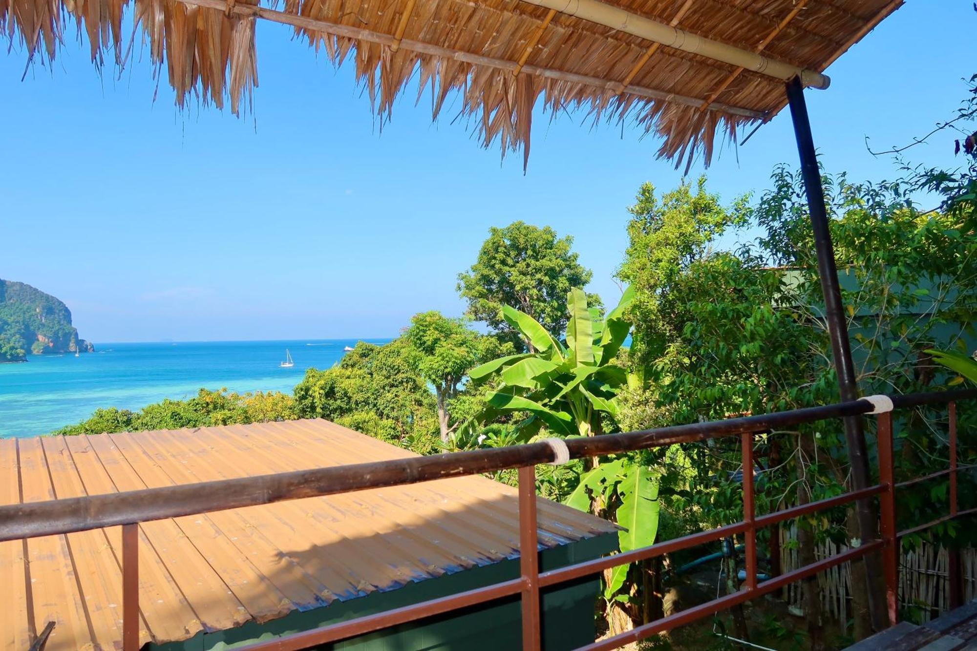 Phi Phi Sea Sky Resort Exterior photo